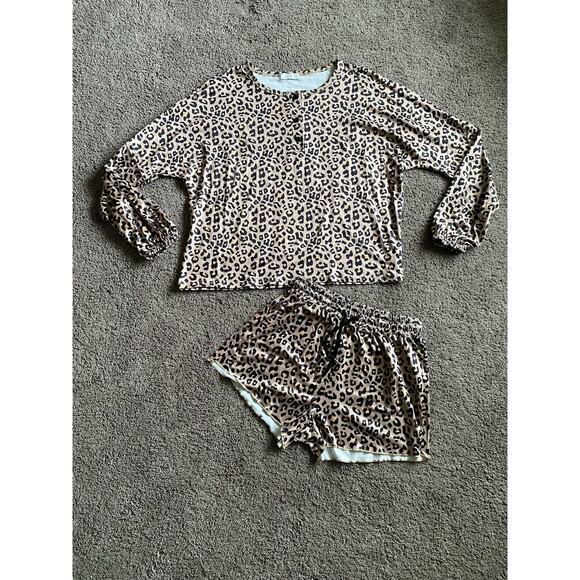 Large Leopard Pajama Short Set - Picture 9 of 14